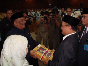 Penyerahan LHP Kepada Gubernur Sumut